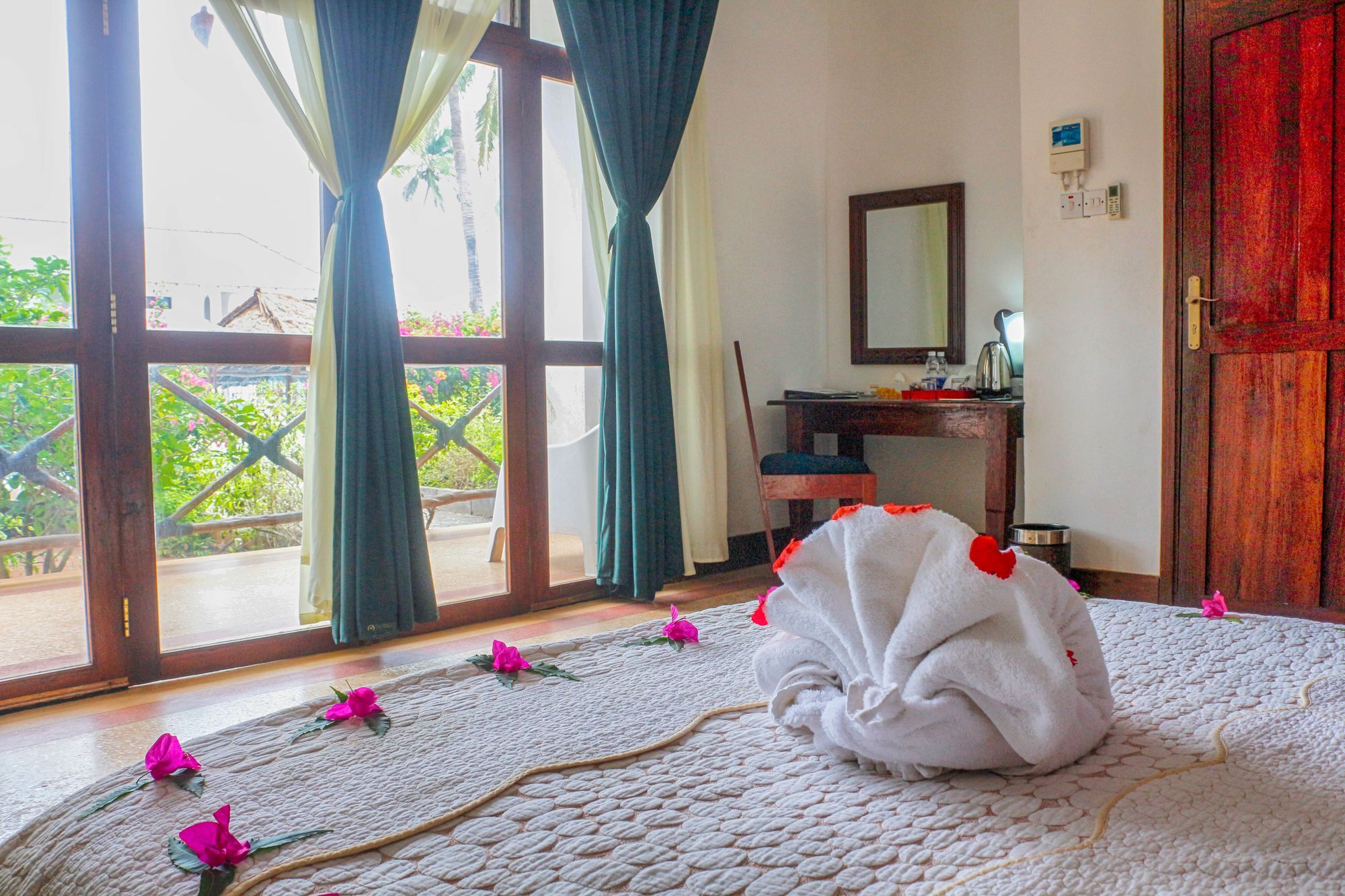 African Sun Sand Sea Beach Resort & Spa Bwejuu Εξωτερικό φωτογραφία